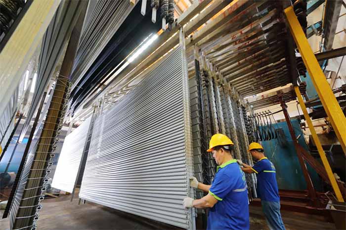 鋁型材定制開模鋁型材氧化車間