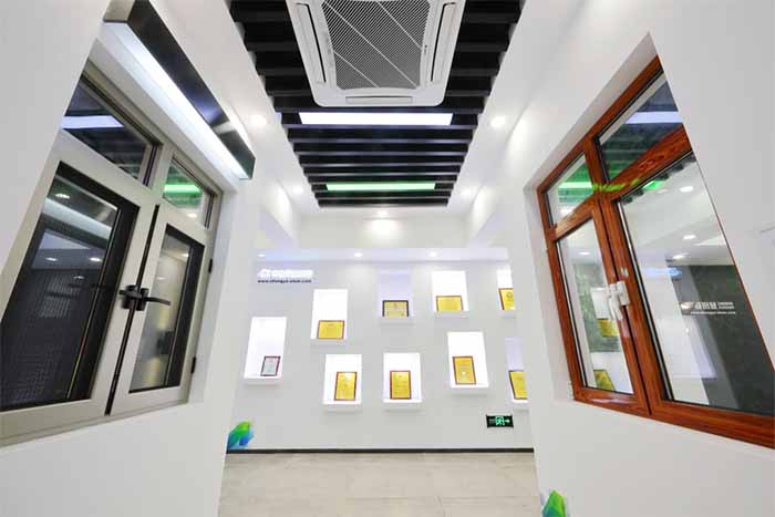 1740629049706623.jpg 廣東中亞鋁業(yè)榮譽(yù)墻-1.jpg